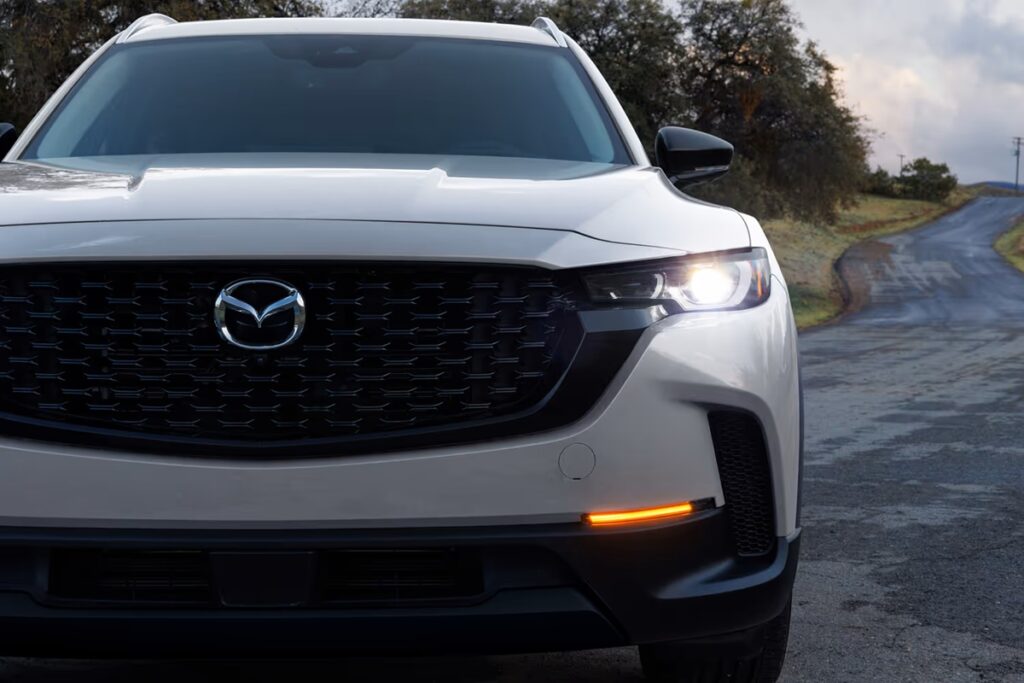 Los 5 autos del 2026 con mejor iluminación nocturna según el IIHS